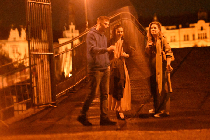 FOTO: Eva Podzimková šla na cigaretu. – stránka 24