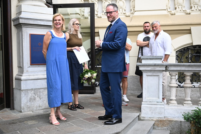 FOTO: Všichni napjatě očekávali Vicky Krieps. – stránka 78