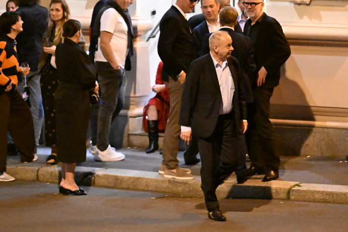 FOTO: Tajná party ve Varech byla velkolepá. – stránka 216