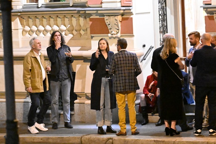 FOTO: Celebrity zapařily na schodech. – stránka 212