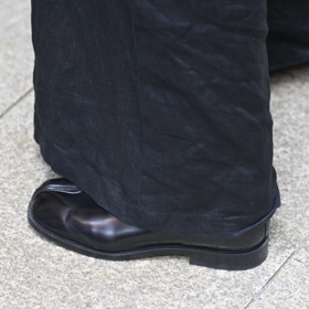 Emma Smetana zvolila černé boty.