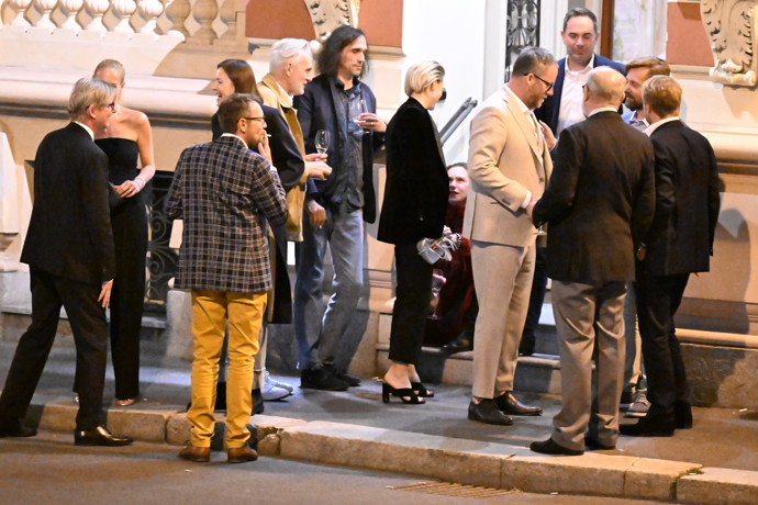 FOTO: Tajná party ve Varech. – stránka 33