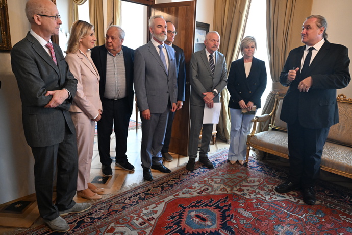 FOTO: Eva Pavlová a Petr Pavel se zúčastnili jednání o problematice rakoviny slinivky. – stránka 17