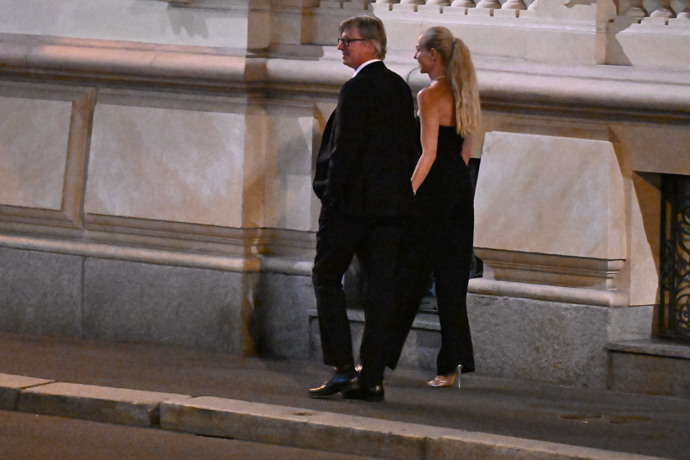 FOTO: Režisér Jiří Strach odcházel s partnerkou. – stránka 3