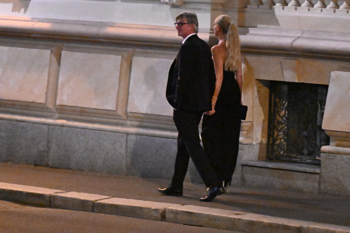 FOTO: Jiří Strach se s přítelkyní držel za ruce. – stránka 2