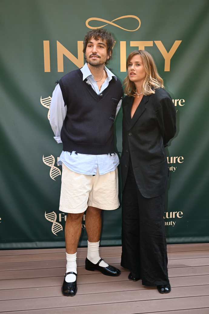 FOTO: Emma Smetana a Jordan Haj v centru Karlových Varů. – stránka 87