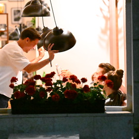 Sebastianovi lampy zjevně překážely.