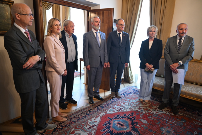 FOTO: Eva Pavlová a Petr Pavel se zúčastnili jednání o problematice rakoviny slinivky. – stránka 7