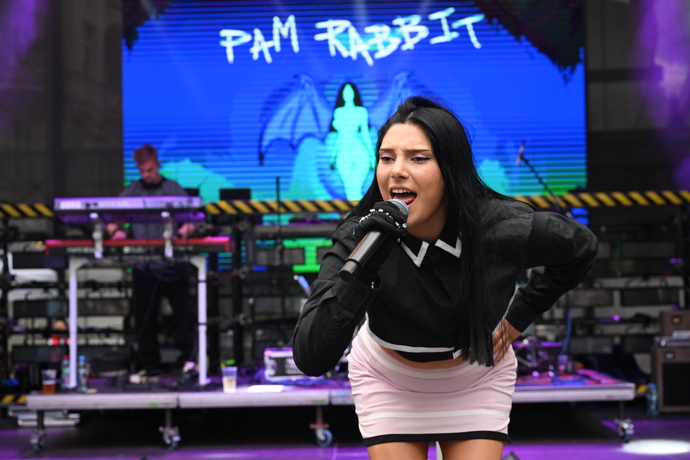 FOTO: Pam Rabbit měla koncert ve Varech. – stránka 2