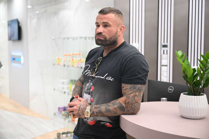 FOTO: Karlos Vémola si nemyslí, že by Pavel Tóth měl na to porazit profesionálního zápasníka. – stránka 6