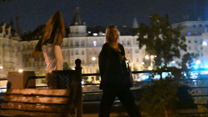 FOTO: Jiří Mádl odcházel s blondýnkou.