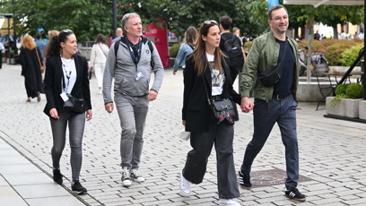 FOTO: Ondřej Sokol se prochází se svou partnerkou.