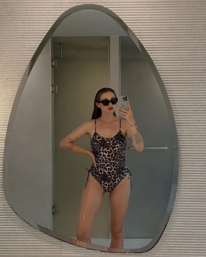 FOTO: Pavlína v leopardích plavkách.