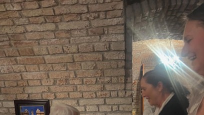 FOTO: Veronika Žilková napsala. „Před měsícem jsi Jiříčku ještě tančil s Evou na narozeninách Antonína Gondolána. Smál ses s Felixem,Agátou a život tě bavil do poslední chvíle Sbohem český Belmondo R.I.P."