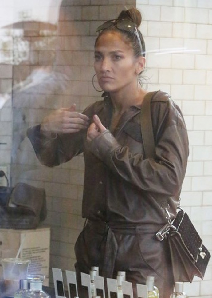 FOTO: JLo na nákupech. – stránka 4