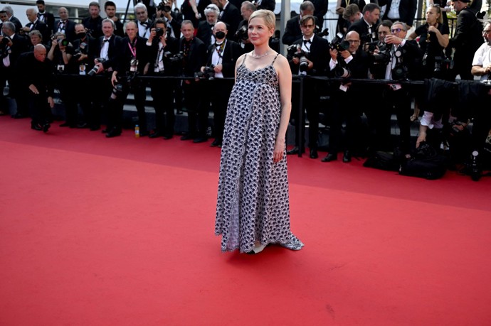 FOTO: Herečka Michelle Williams v Cannes jako těhotná.