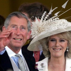 Ten odstartoval aféru Camillagate nebo Tampongate. Princ a jeho milá ale byli trpěliví a vzdor monstróznímu skandálu se roku 2005 vzali.