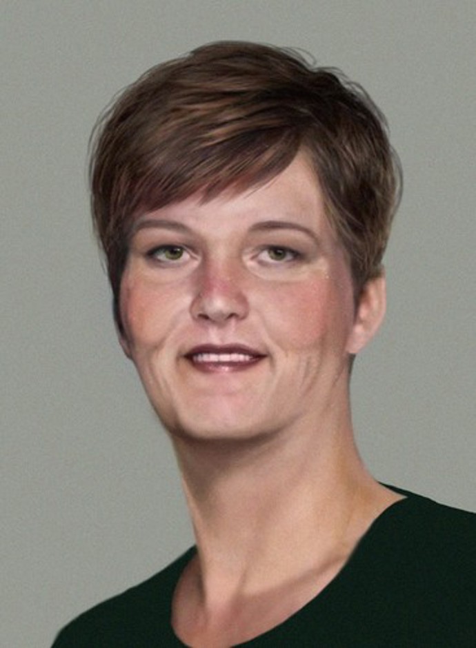 FOTO: Portrét Amy Bradley, podle kterého ji lze poznat. – stránka 4