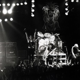 Legendární britská heavymetalová kapela uzavřela 31. ročník festivalu Rock for People. Bylo vyprodáno.