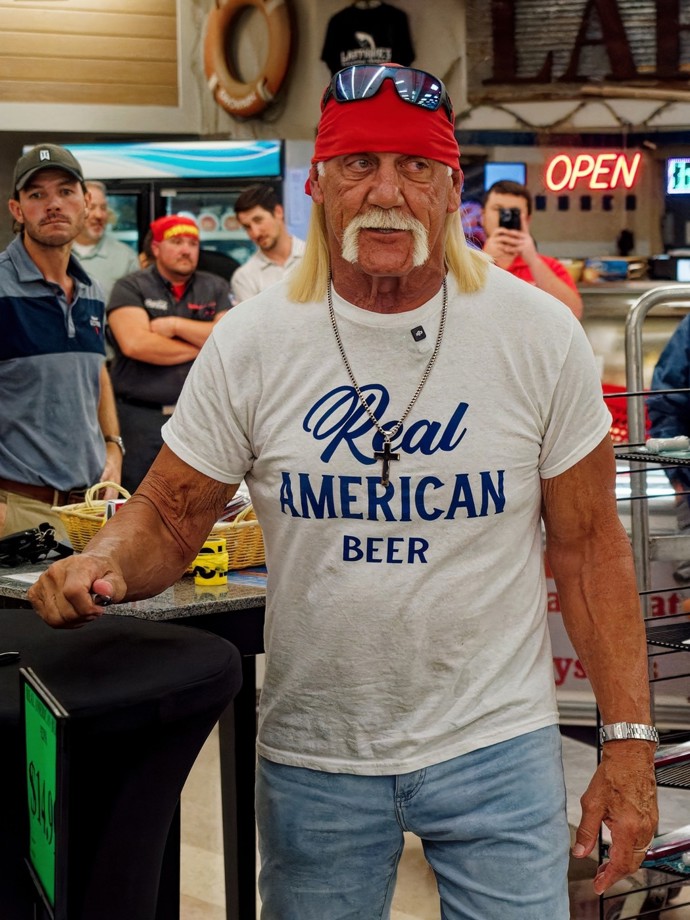 FOTO: Zemřel Hulk Hogan. – stránka 16