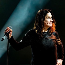Zpěvák Ozzy Osbourne zemřel.