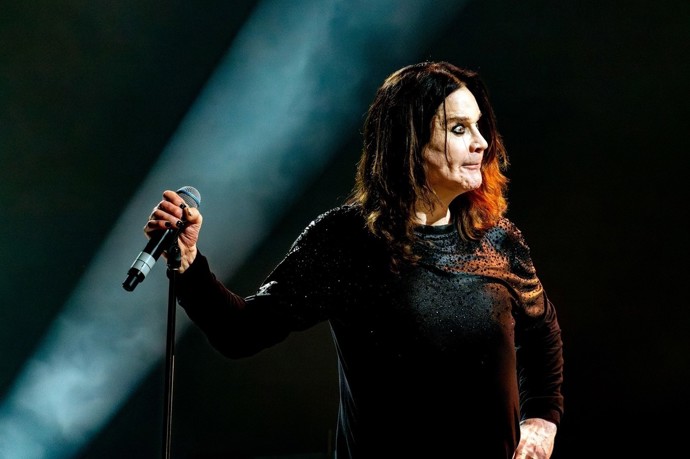 FOTO: Zpěvák Ozzy Osbourne zemřel. – stránka 38