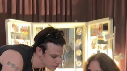 FOTO: Yungblud měl k Ozzymu velmi blízko.