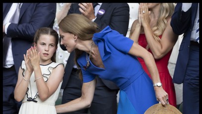 FOTO: Princezna Charlotte s Kate Middleton na tenisovém turnaji.