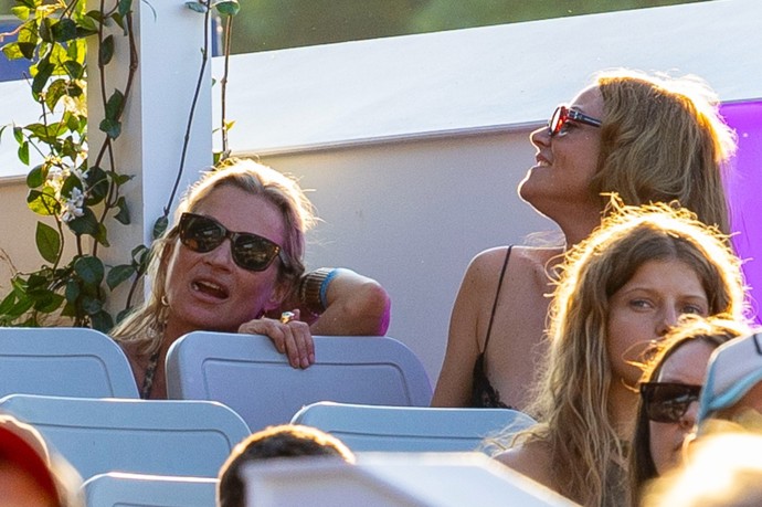 FOTO: Na opilecké obličeje jsem u Kate Moss zvyklí. – stránka 2