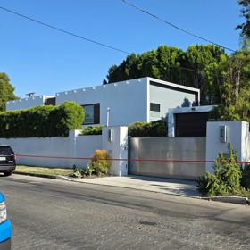 K dvojnásobné vraždě došlo v domě v losangeleské čtvrti Encino.