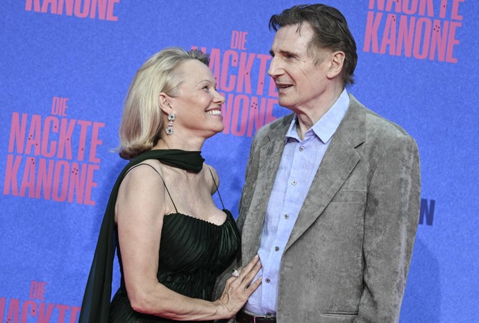 FOTO: Pamela je očividně zamilovaná až po uši. – stránka 3
