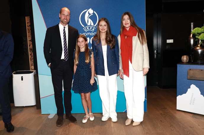 FOTO: Princ William a princezna Charlotte na finále ženského Eura. – stránka 5