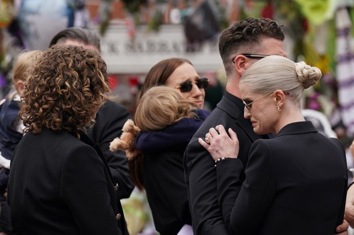 FOTO: Kelly Osbourne se objímala s bratrem Jackem – stránka 11
