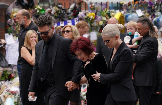 FOTO: Sharon Osbourne s dcerou Kelly a synem Jackem – stránka 1