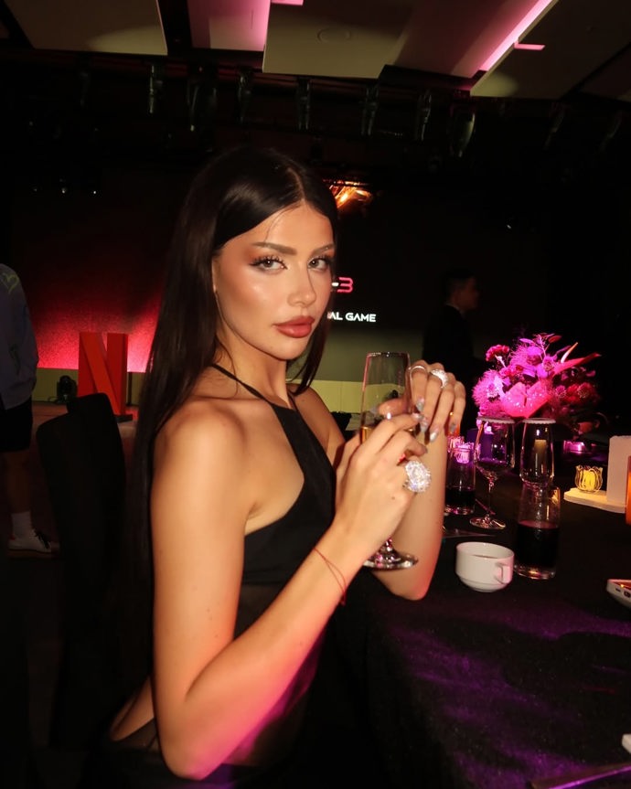 FOTO: Dominique Alagia se podle mnohých snaží stylizovat asijského stylu. – stránka 4