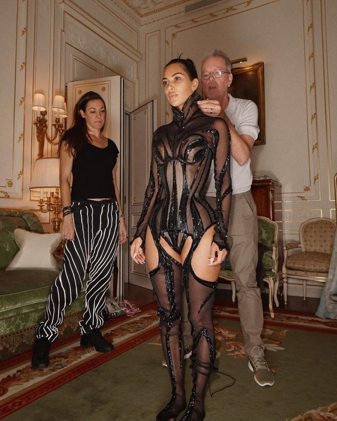FOTO: Kim Kardashian v korzetovém body. – stránka 2