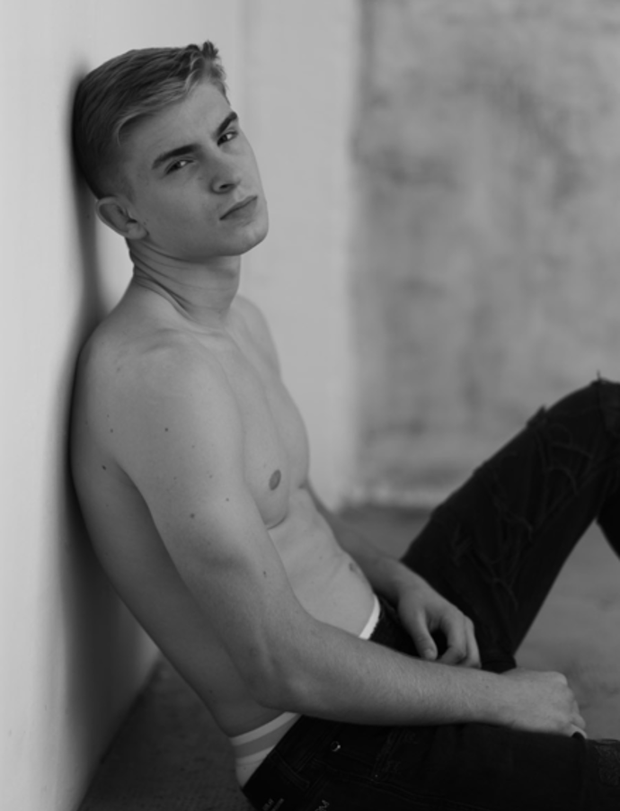 FOTO: Jakub Batfalský by klidně mohl dělat modela. – stránka 5