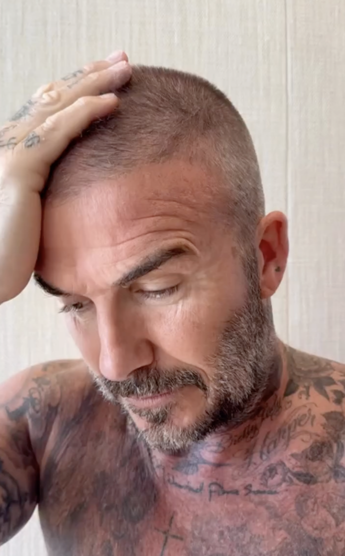 FOTO: David Beckham se pokusil o domácí úpravu svého ikonického účesu. – stránka 4