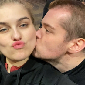 Jessica je zamilovaná až po uši.