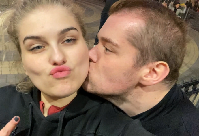FOTO: Jessica je zamilovaná až po uši. – stránka 62