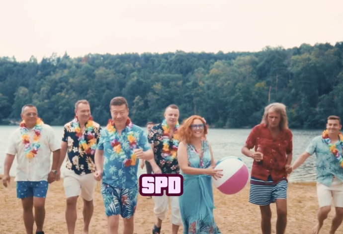 FOTO: V klipu se s SPD sešla i Trikolóra. – stránka 2