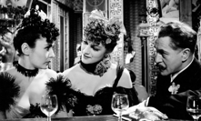 Hana Vítová, Adina Mandlová a Eduard Kohout ve filmu Noční motýl.