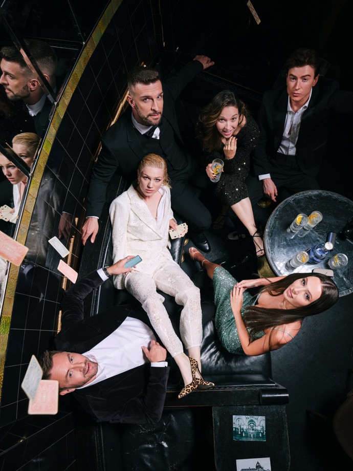 FOTO: Celebrity si užívají večer v casinu. – stránka 1