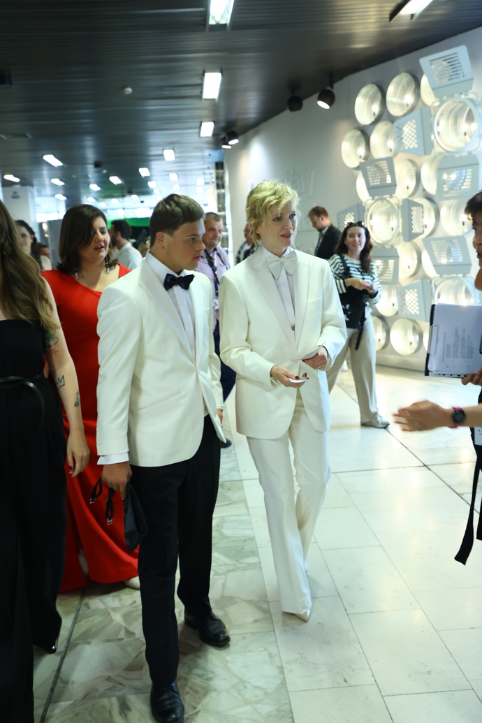 FOTO: Anna Geislerová působila na premiéře jako hollywoodská hvězda s českou duší. – stránka 1