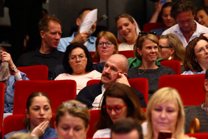 FOTO: V Sále byla krásná atmosféra. – stránka 78