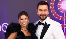 Marek Ztracený po boku své krásné ženy.