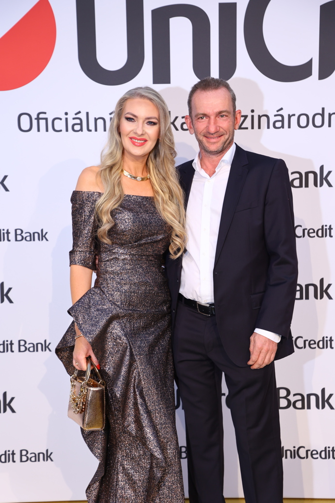 FOTO: Lenka Graf na UniCredit party. – stránka 3