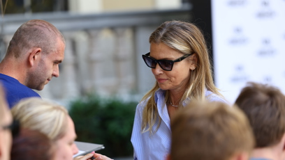 FOTO: Daniela Peštová rozdala pár podpisů.