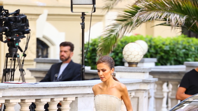 FOTO: Andrea Bezděková v šatech od Lukáše Macháčka.