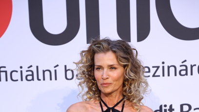 FOTO: Modelu ani make-up a hair looku nelze nic vytknout.